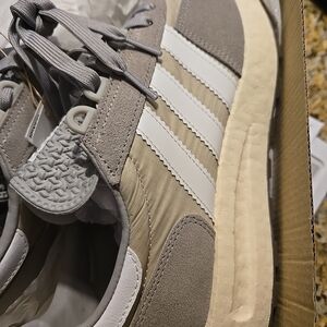 Etro Men's Gray and Cream Sneakers Retrophy 5